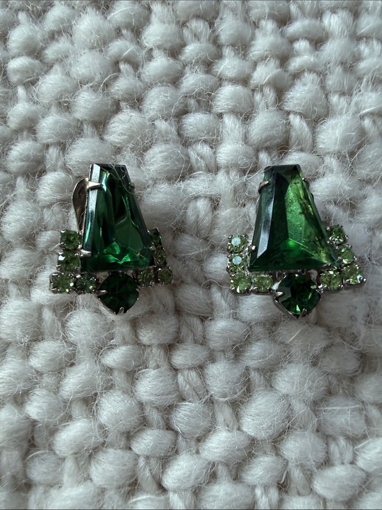 Jewelry - Emerald Green Crystal Clip-On Earrings